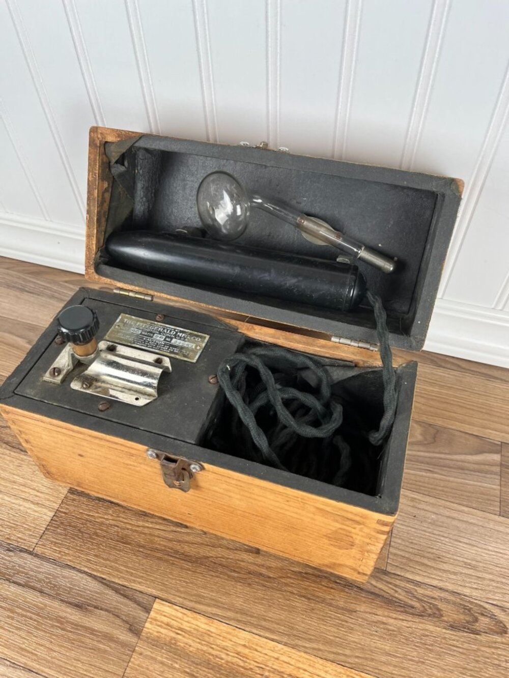 Antique Fitzgerald Mfg Violet Ray Quack Machine RARE Device - Picture 2 of 11